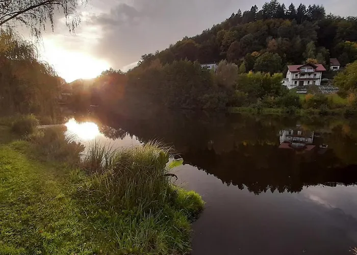 Landhotel Zur Wegelnburg מלון Schönau